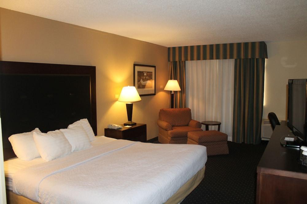 Doubletree By Hilton Winston Salem - University, Nc Exterior foto