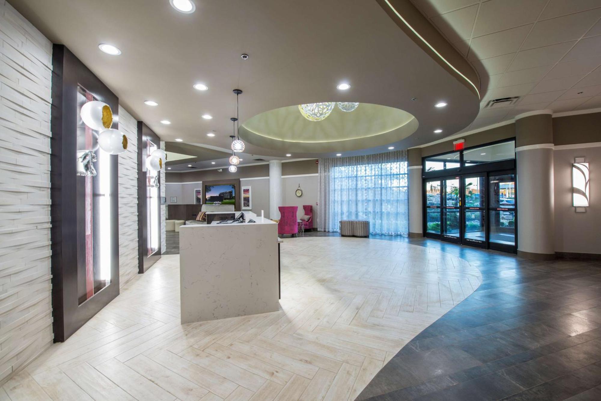 Doubletree By Hilton Winston Salem - University, Nc Exterior foto