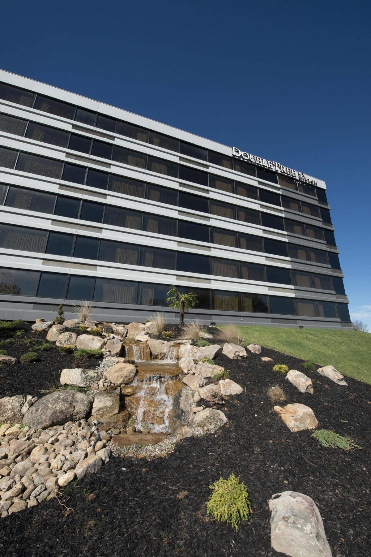 Doubletree By Hilton Winston Salem - University, Nc Exterior foto