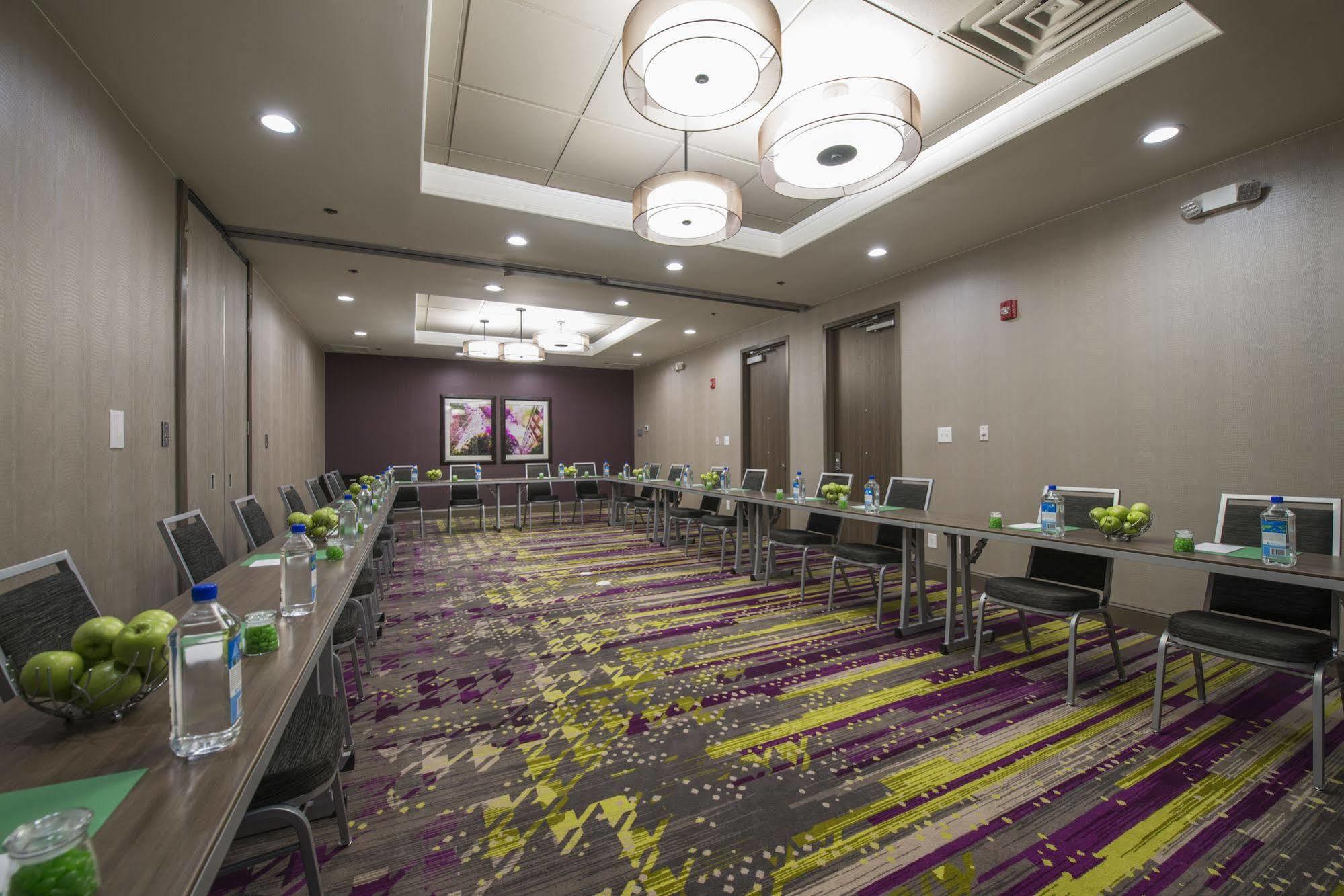 Doubletree By Hilton Winston Salem - University, Nc Exterior foto